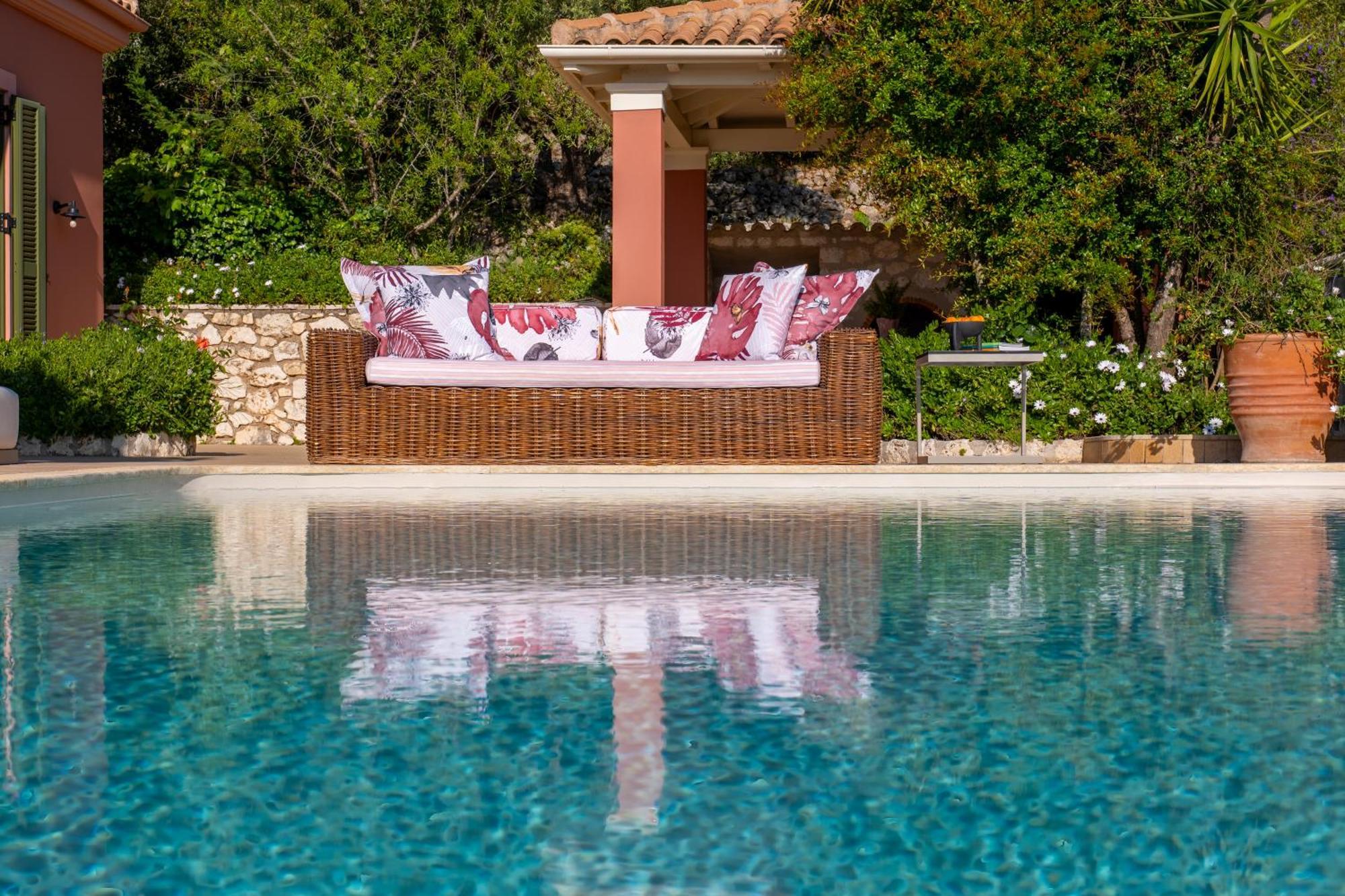 Artblue Villa